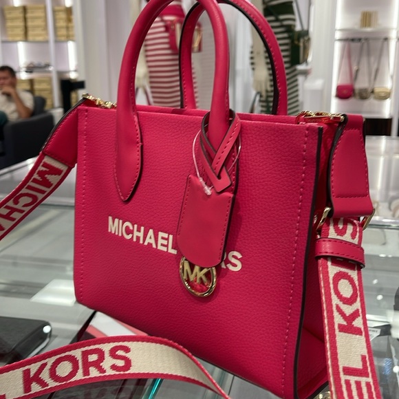 MICHAEL KORS
Mirella Small Pebbled Leather Crossbody Bag Tote 
Electric Pink
NWT - Picture 4 of 16